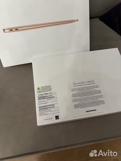 MacBook Air 13 M1 8/256gb Gold новый