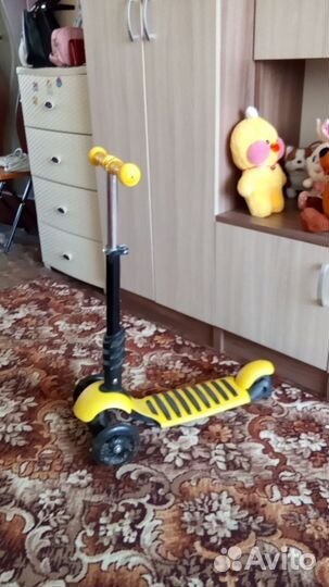 Самокат детский трехколесный с сиденьем