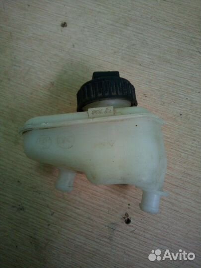Бачок для тормозной жидкости Daewoo Nexia 1994