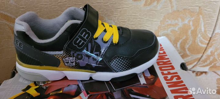 Кроссовки детские