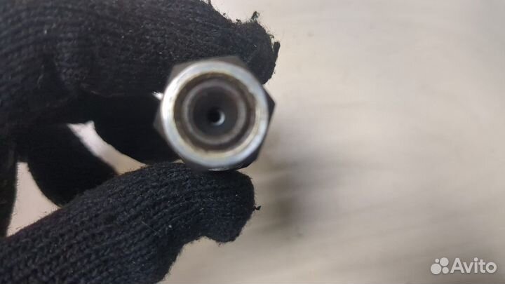 Форсунка топливная Mitsubishi Montero Sport / Pajero Sport, 2003