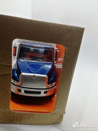 Модель international 4200i 1/43