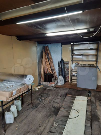 Гараж, > 30 м²