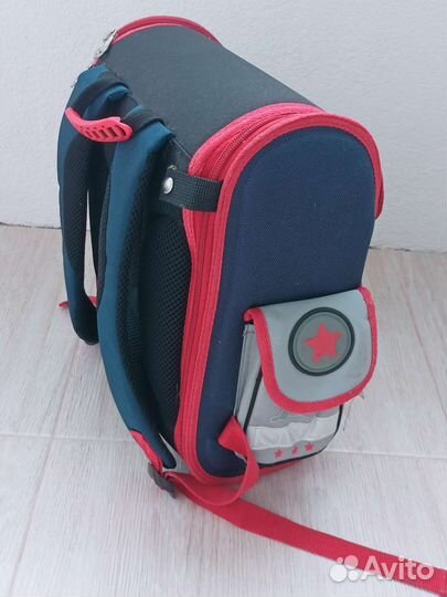 Школьный рюкзак across