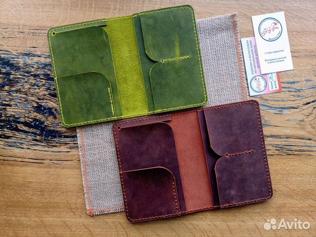 Кожаная обложка на паспорт ручной работы
