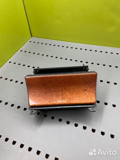 Пепельница Mercedes-Benz E-Class W210 M111.942 2.0