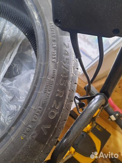 Continental MaxContact MC6 245/45 R20