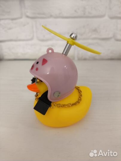 Утёнок на панель авто