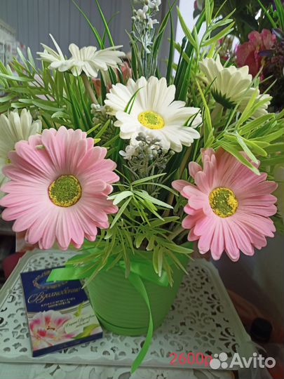 Создаю композиции из искусственных цветов