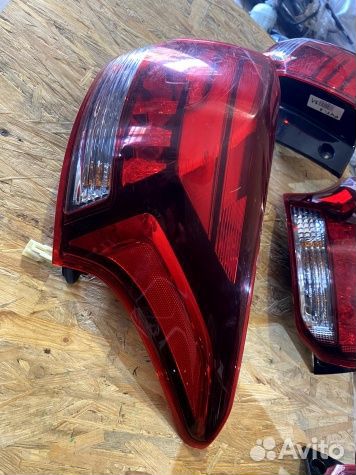 Фонарь задний правый Mitsubishi Outlander 3