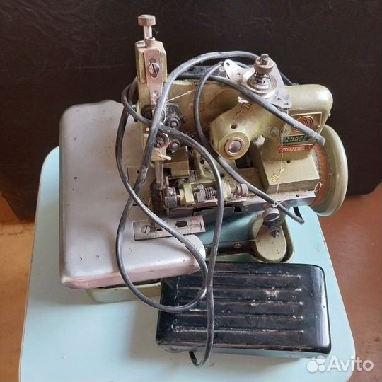 Оверлок промышленный