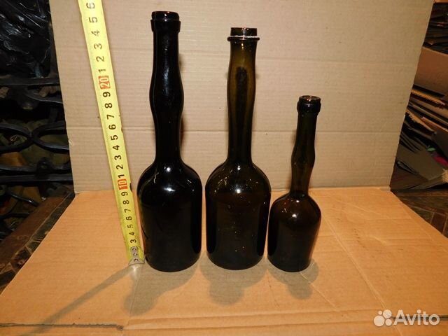 3 старинные бутылки и водка 