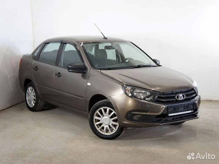 LADA Granta 1.6 МТ, 2018, 100 000 км