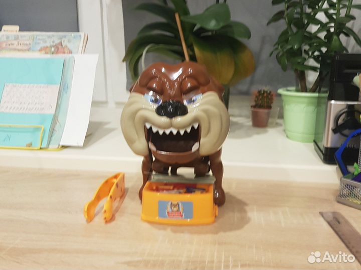 Игрушка злая собака