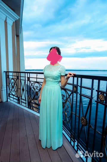 Платье вечернее нежно-зеленого цвета