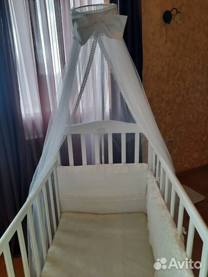 Кровать с балдахином, матрацем и бортиком