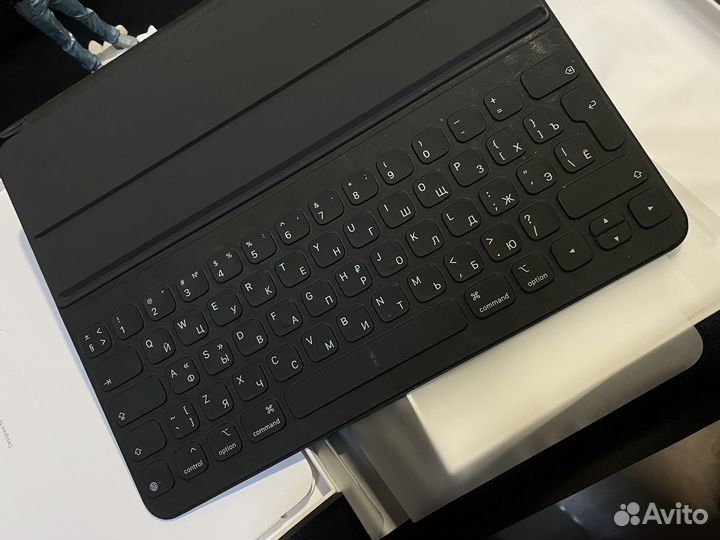 iPad SMART Keyboard folio