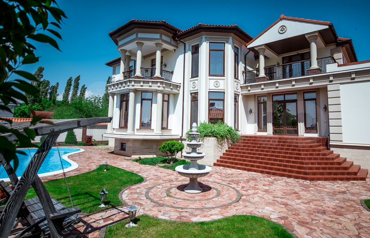 Дом 520 м² на участке 8 сот.