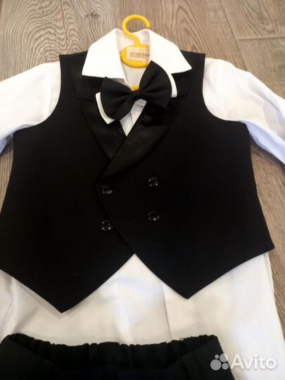 Костюм (тройка) нарядный для мальчика