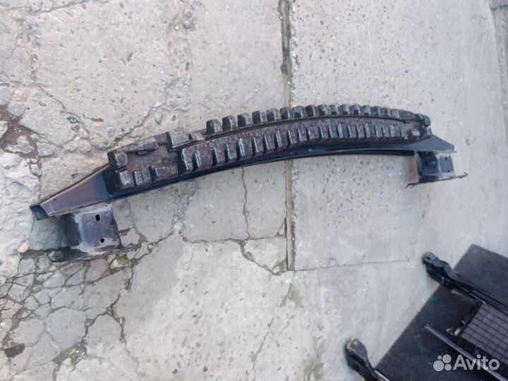 Усилитель заднего бампера VW Touareg