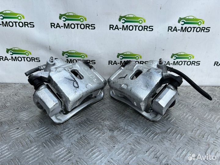 Суппорт передний правый Kia Ceed JD 12-18