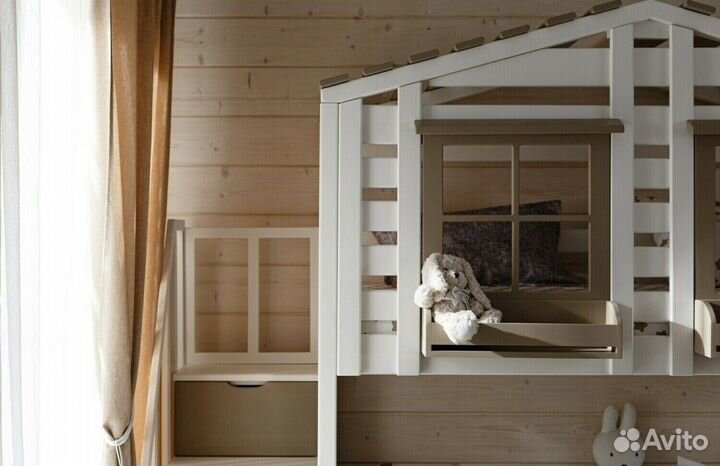 Детская двухъярусная кровать домик