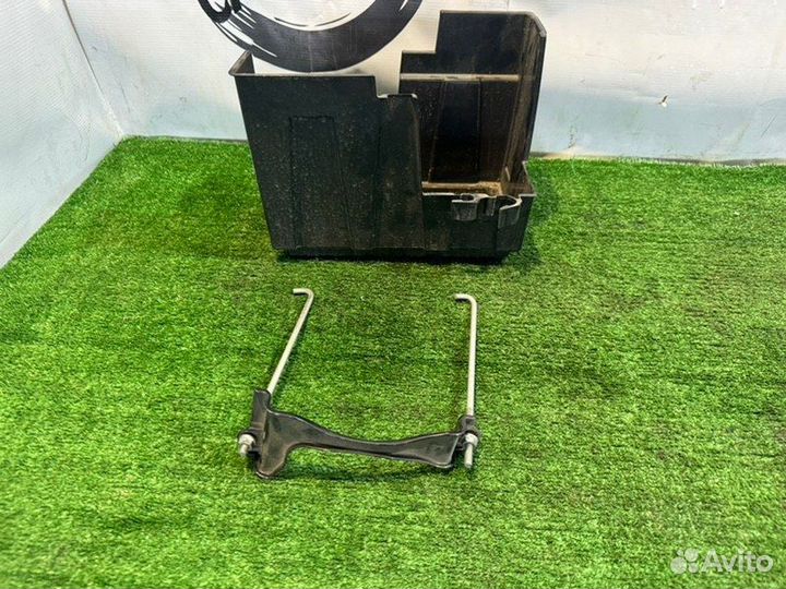 Крепление аккумулятора Honda Stepwgn RP3 L15B 2015