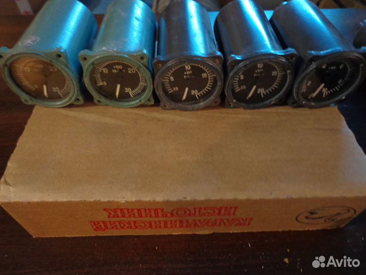 Тахометр на судовой двигатель