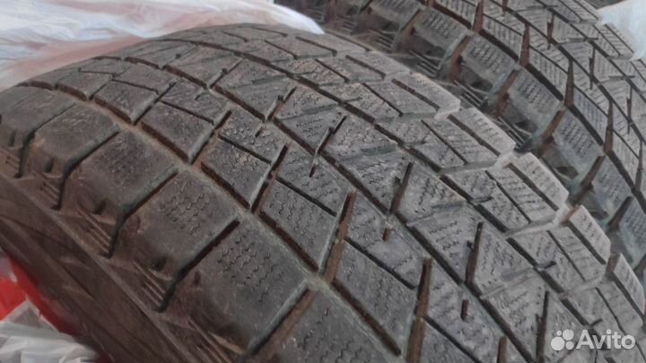 Bridgestone Blizzak DM-V1 265/65 R17