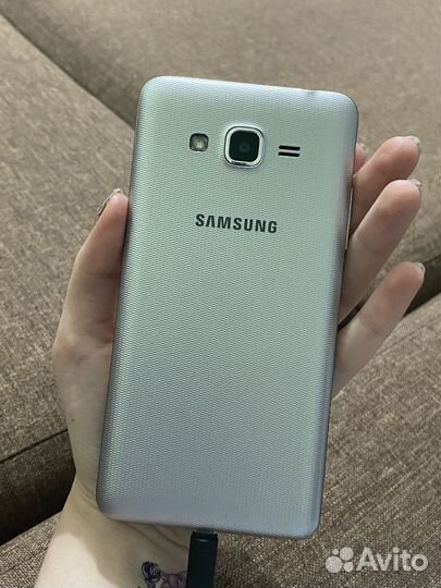 Телефон Samsung galaxy j2