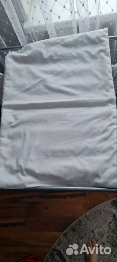 Детская кроватка с маятником