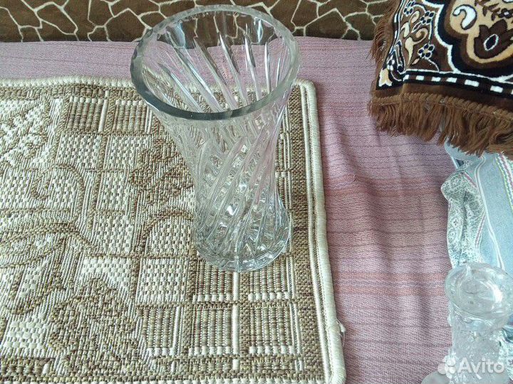 Хрустальная ваза