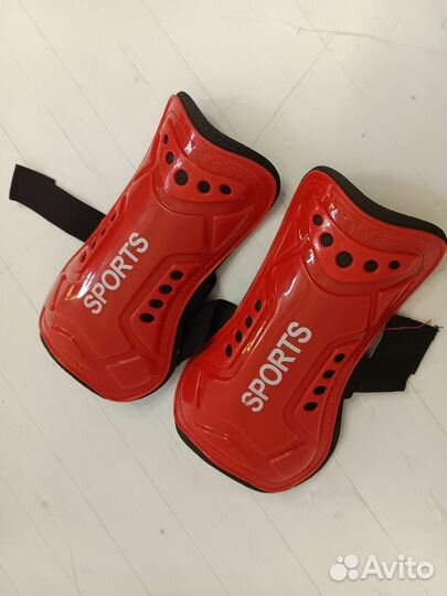 Щитки футбольные