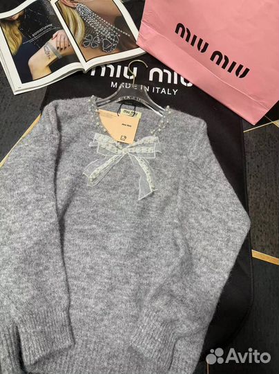 Объёмный свитер Miu Miu