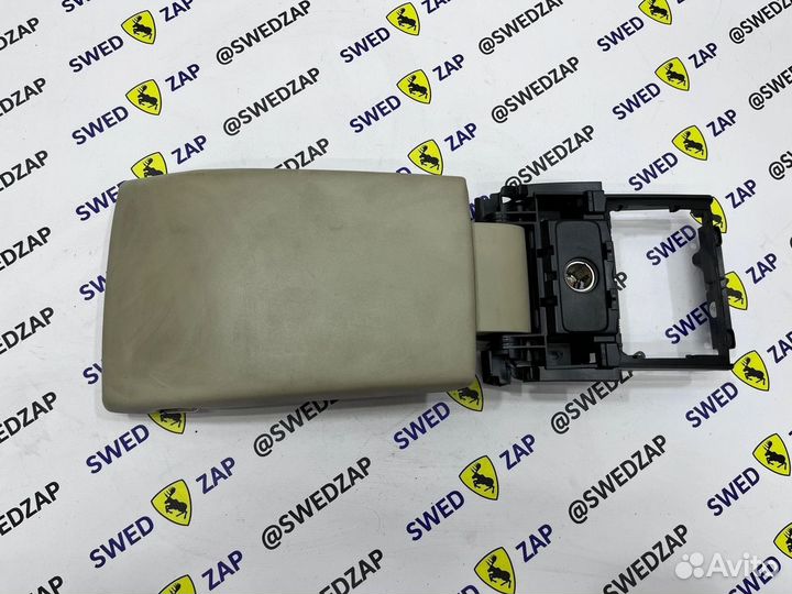 Крышка подлокотника Volvo XC70 бежевый