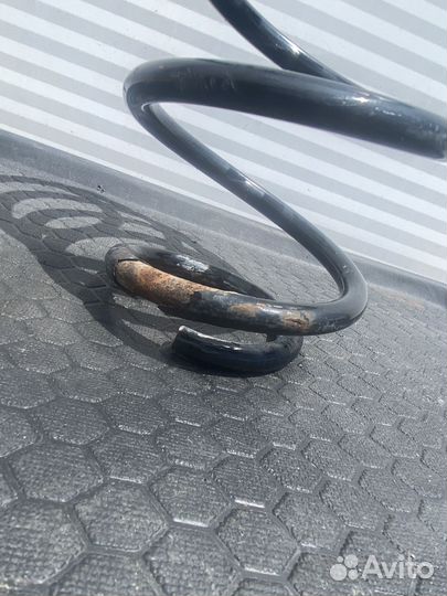 Пружина передней стойки VW Touran