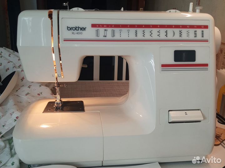 Швейная машинка Brother XL-4010