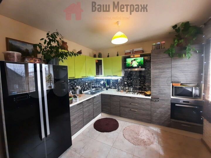 Дом 159,9 м² на участке 9,9 сот.