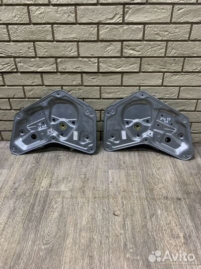 Skoda Yeti Стеклоподъемник электрический задний