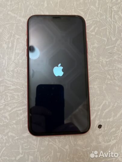 Телефон iPhone 11
