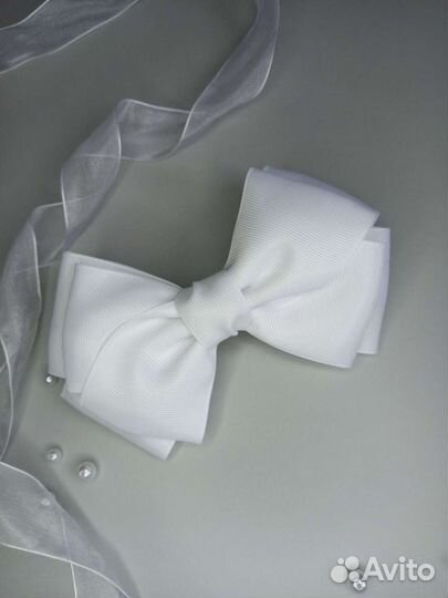 Белый бант для волос