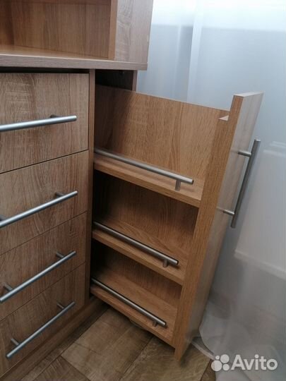 Маникюрный стол бу