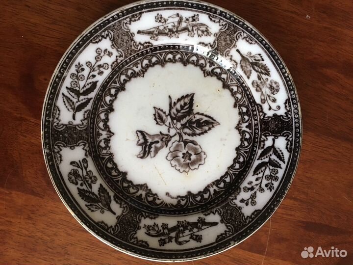 Тарелка фабрики Кузнецова
