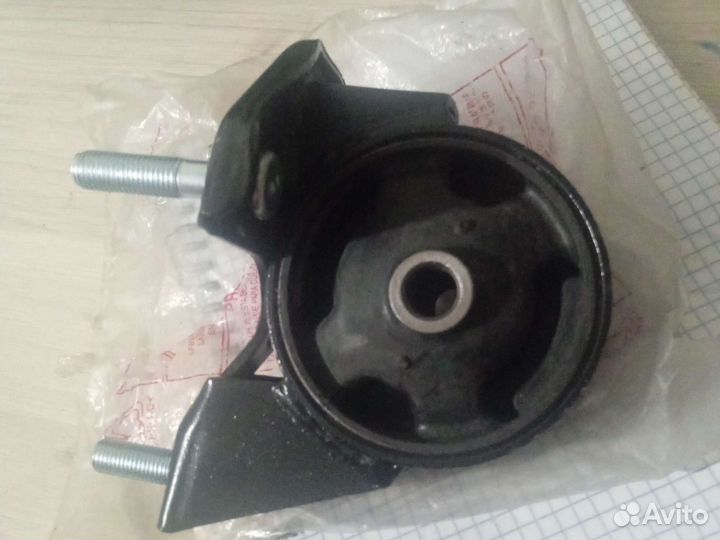 Подушка двигателя Тойота
