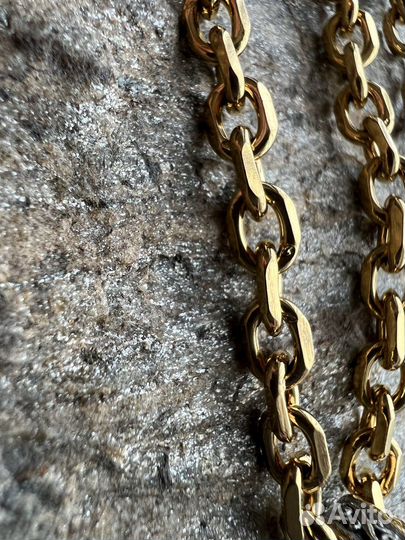 Крест и цепь