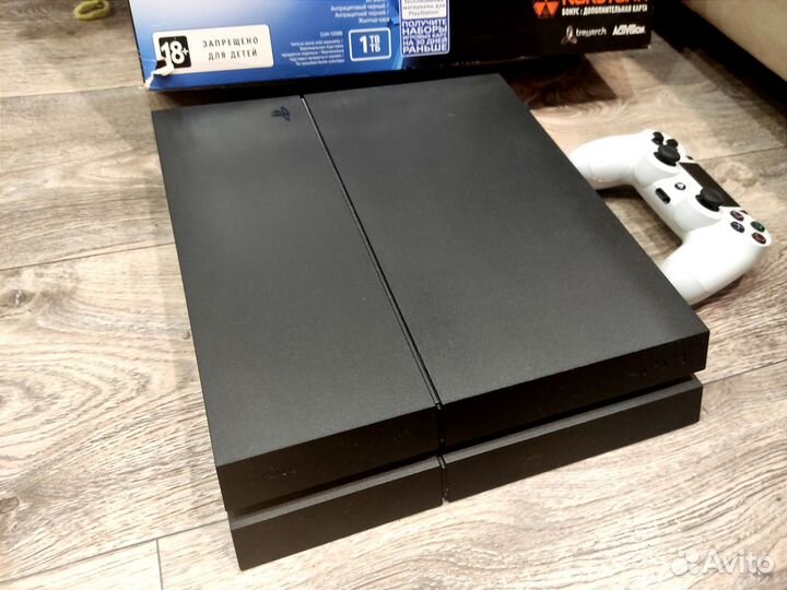 Sony PS4 1TB + много игр