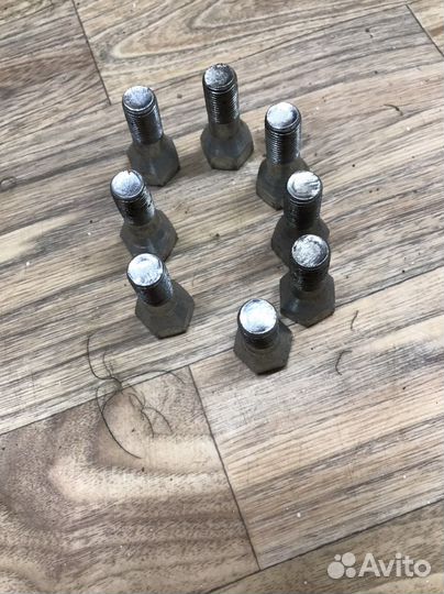 Колесные болты