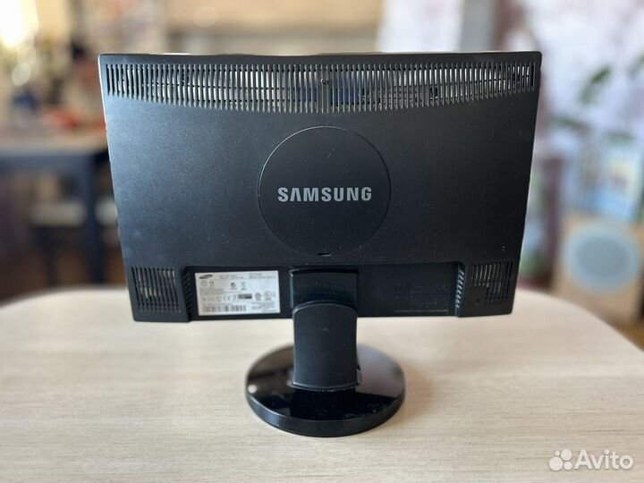 Монитор Samsung 19 дюймов