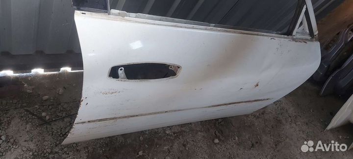 Дверь передняя правая на Nissan Skyline v35