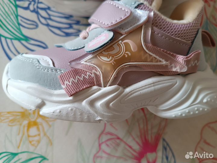 Кроссовки для девочки 25 размер новые